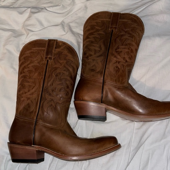 TWICE WORN MENS BOOTS FOR SALE - Picture 2 of 7